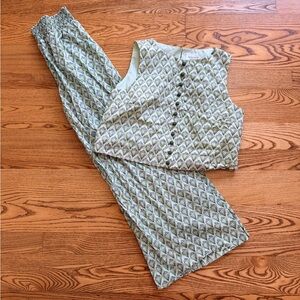 Tuckernuck Green Trellis Set